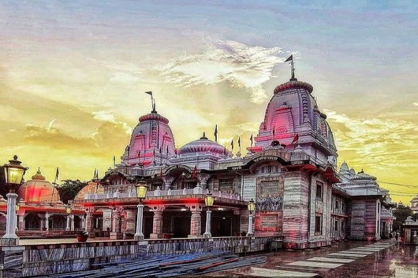bareilly to gorakhpur cabs